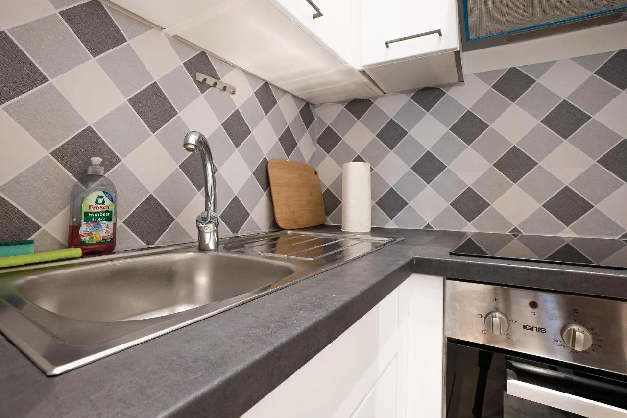 Apartment In The Central Area. 5 Minute'S Walk To The Danube. Vienna