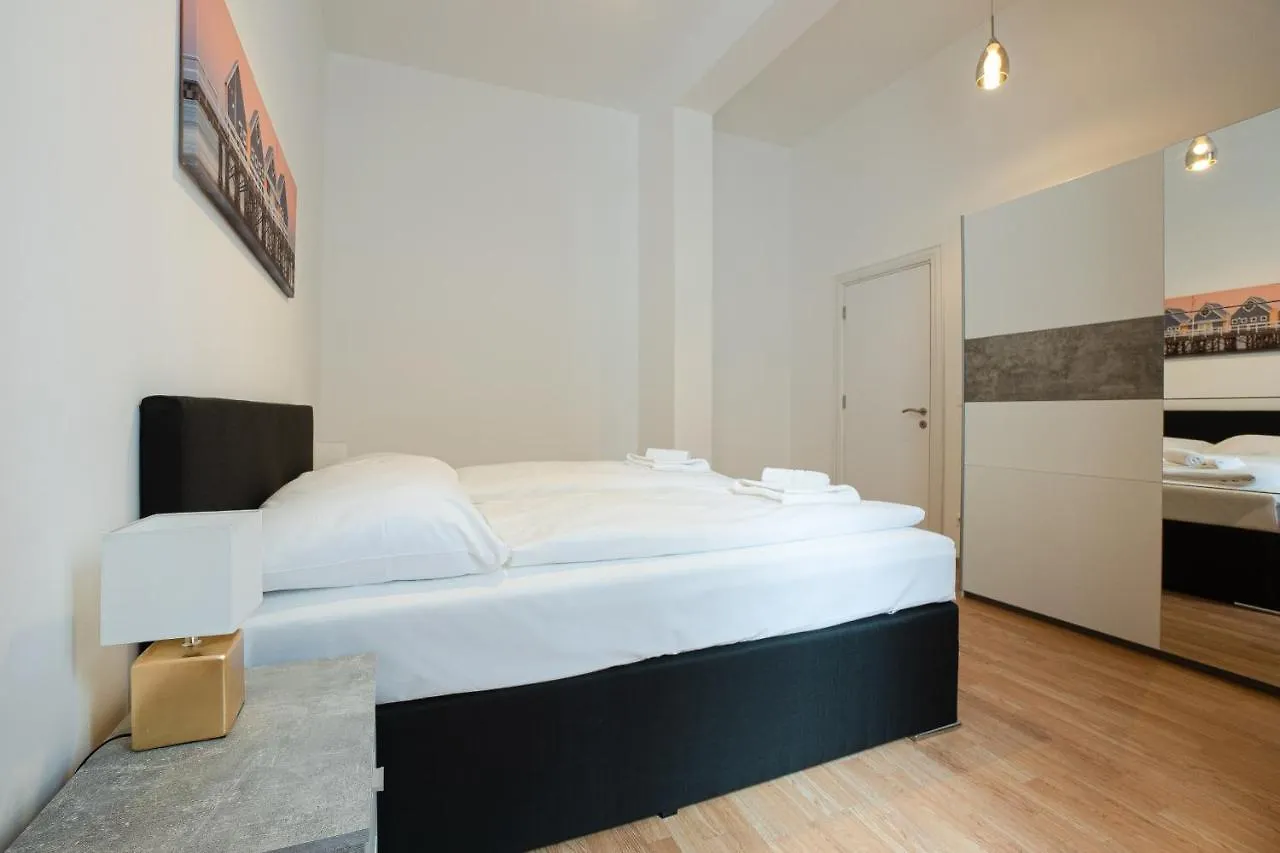 Apartment In The Central Area. 5 Minute'S Walk To The Danube. Vienna