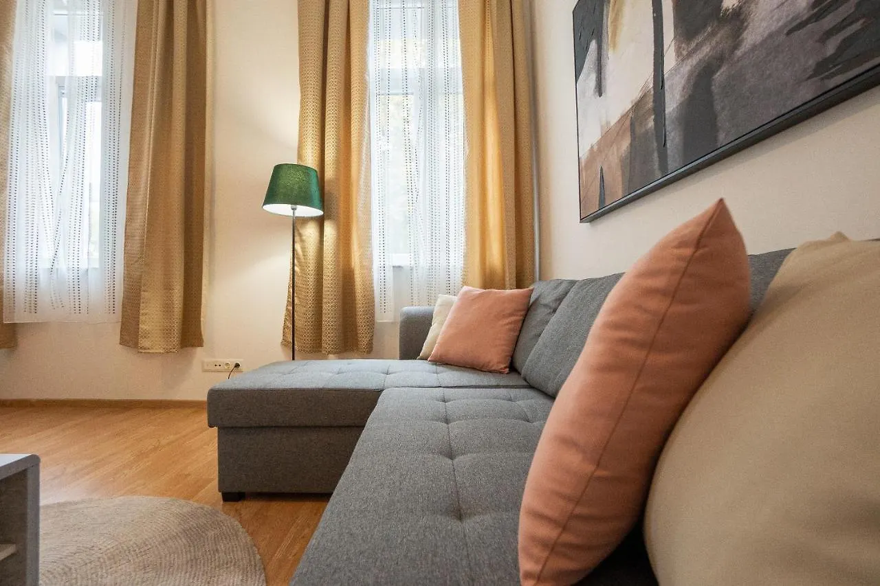 Apartment In The Central Area. 5 Minute'S Walk To The Danube. Vienna